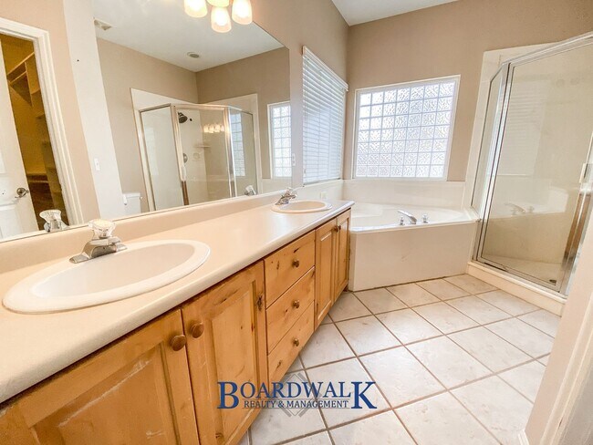 Building Photo - Stunning Draper Home with Finished Basement & Backyard Retreat