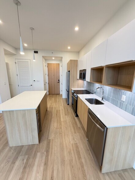 KITCHEN - 136 NE 43rd St