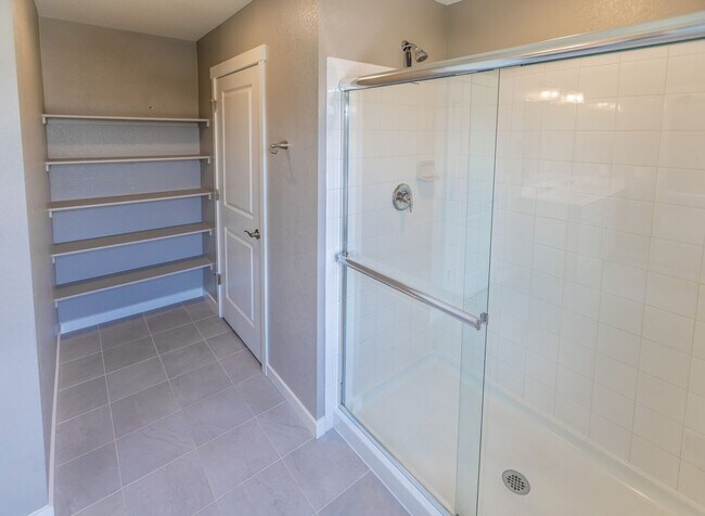 Building Photo - Stunning 4BR House in Berthoud