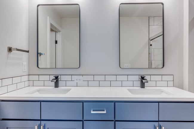 Building Photo - 3554 N Tyler Ct