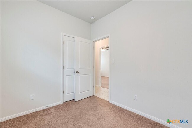 Building Photo - 360 Spiny Lizard Ln