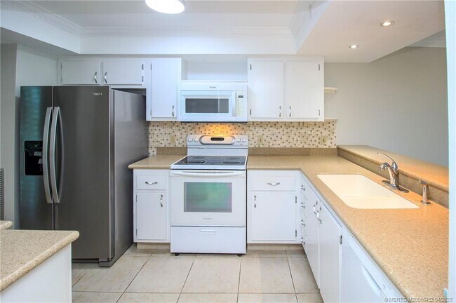 Building Photo - 4540 NE Sandpebble Trce