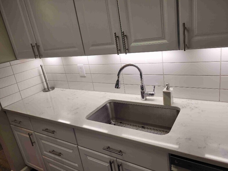 Building Photo - 3623 S Sheridan Blvd