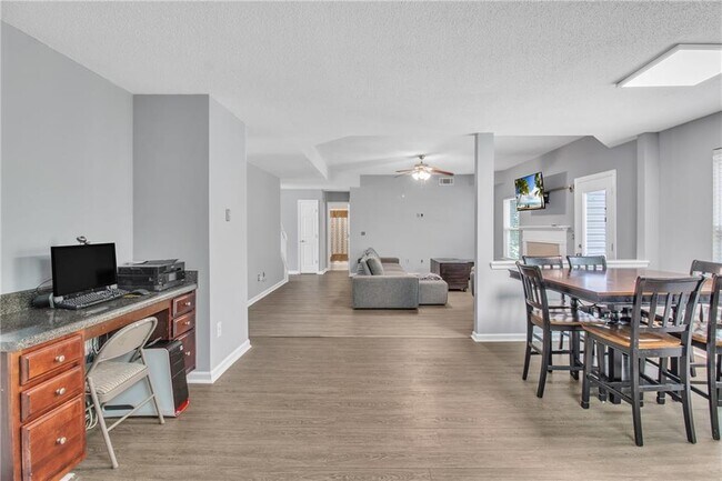Building Photo - 4240 N Braves Cir