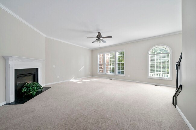 Building Photo - 3305 Chastain Gardens Dr NW