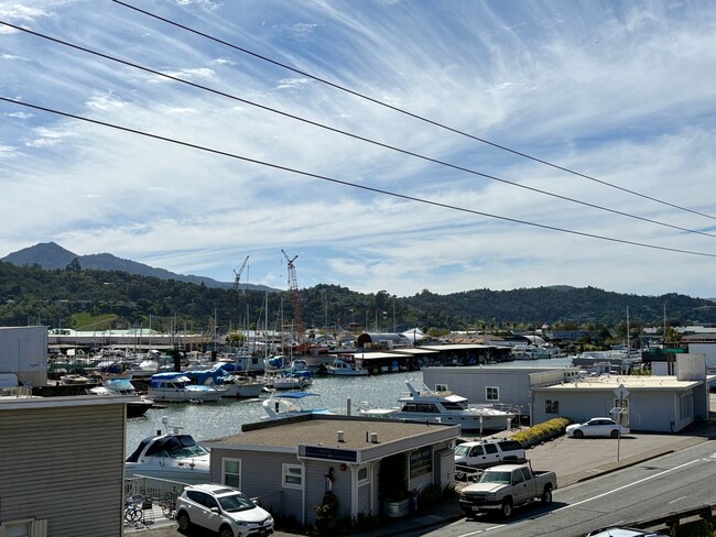 Building Photo - OPEN HOUSE SAT 4/26 11AM TO 12PM. Amazing ...
