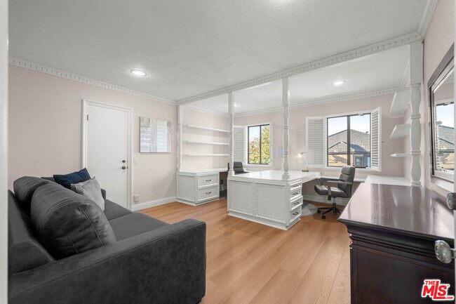 Building Photo - 3722 Alonzo Ave