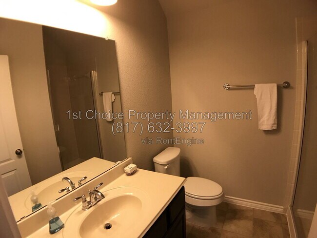 Building Photo - 5913 Richmond Dr