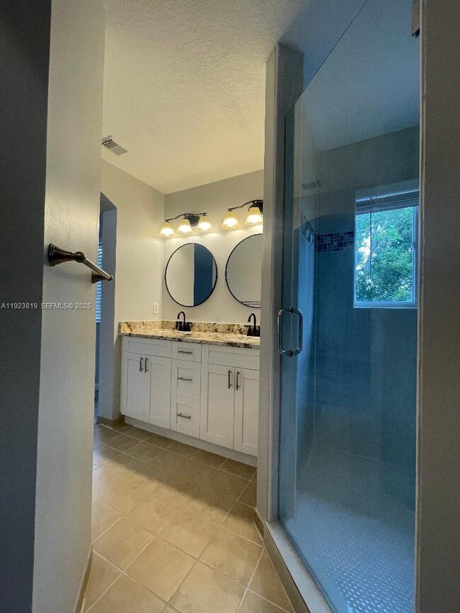 Building Photo - 6132 Southard St