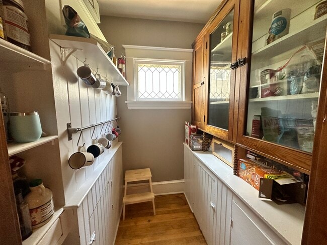 Building Photo - 309 6th Ave NE