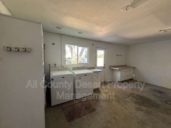 Building Photo - 73502 Sun Ln