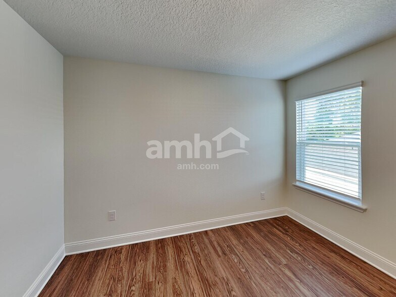 Building Photo - 157 Onate Cir