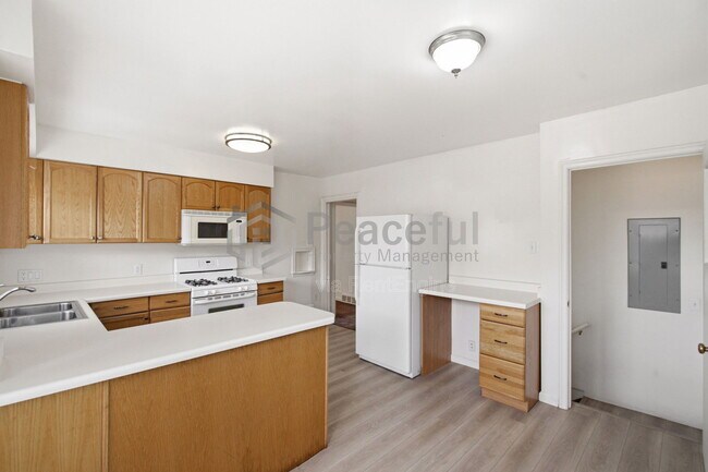 Building Photo - 3558 S 700 E