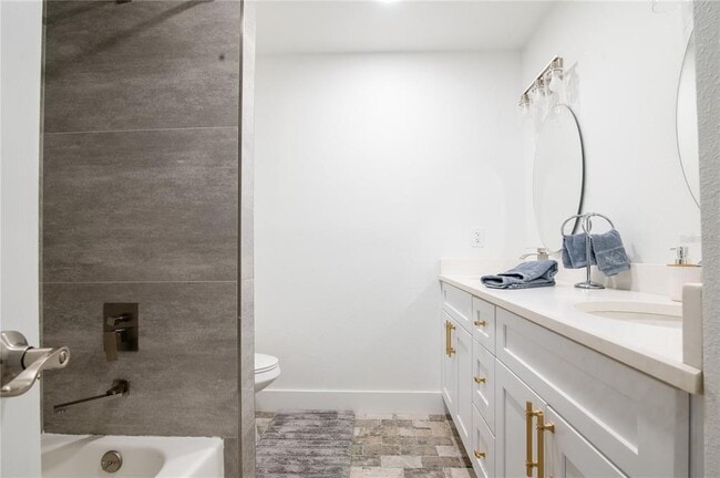 Building Photo - 1897 Dolphin Blvd S