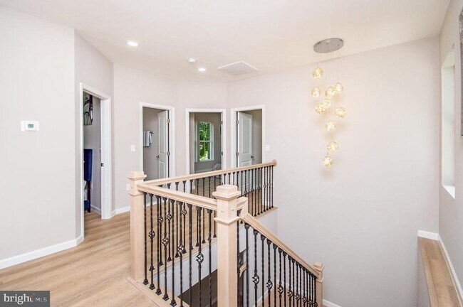 Building Photo - 8830 Badger Dr