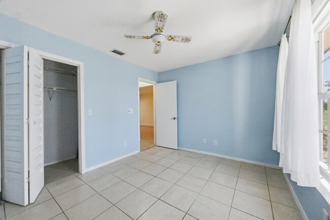 Building Photo - 1023 Pine Isle Ln