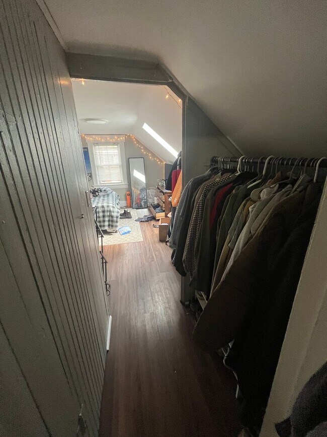 Building Photo - Five Bedroom Available for 26-27 School Year!