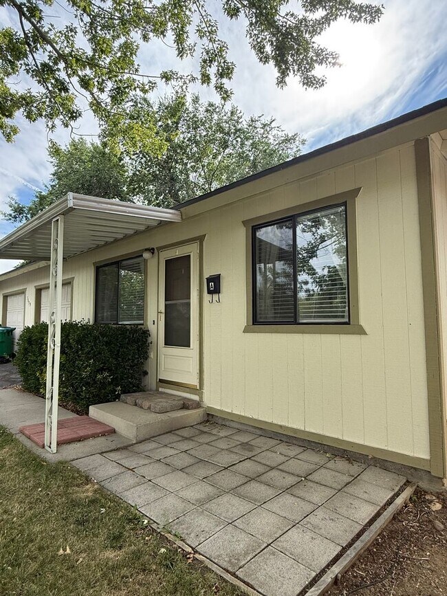Building Photo - 3679 Grant Dr