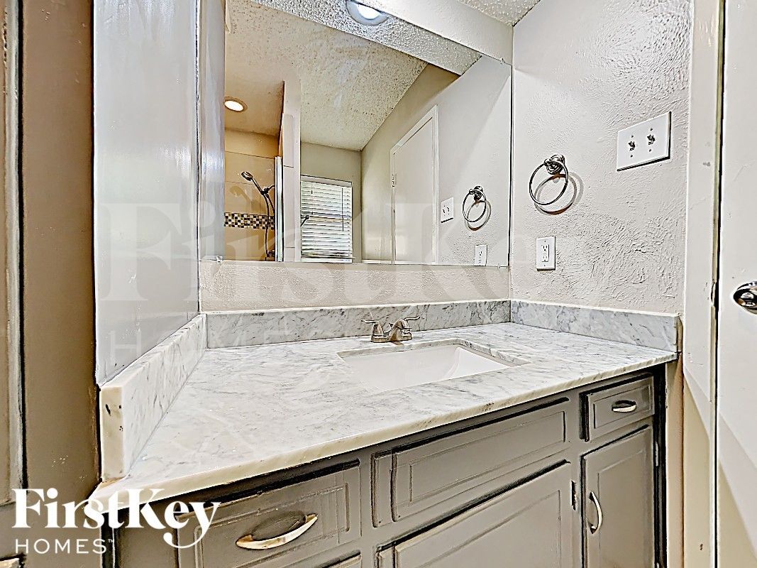 Building Photo - 2709 Trinity Valley Ct