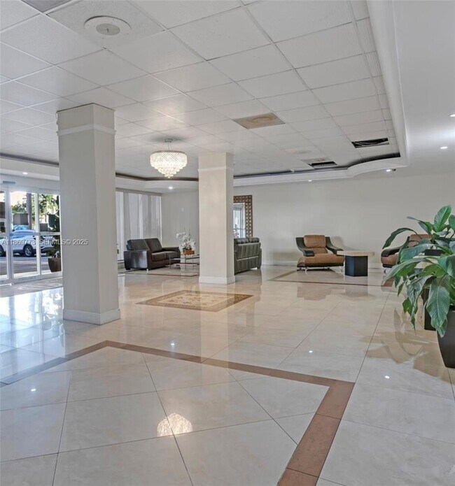 Building Photo - 1849 S Ocean Dr