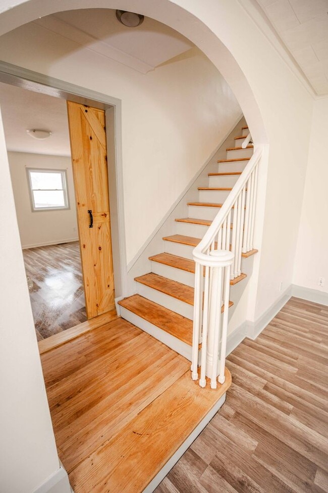 Building Photo - Very Spacious Four Bedroom Home For Rent!