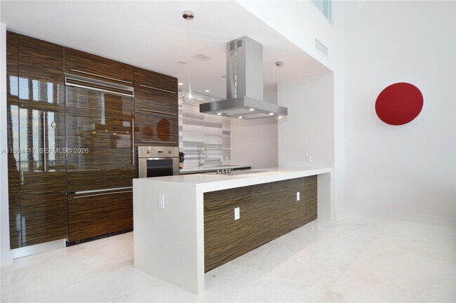 Building Photo - 1100 Biscayne Blvd