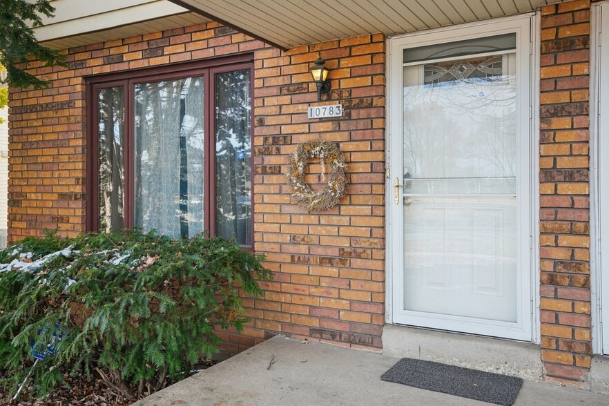 Building Photo - 10783 W Appleton Ave