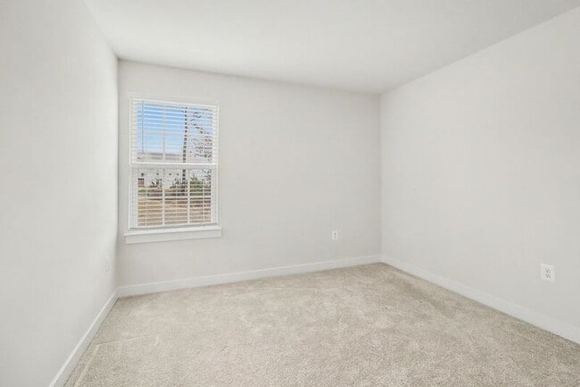 Building Photo - 484 Bridgepoint Dr