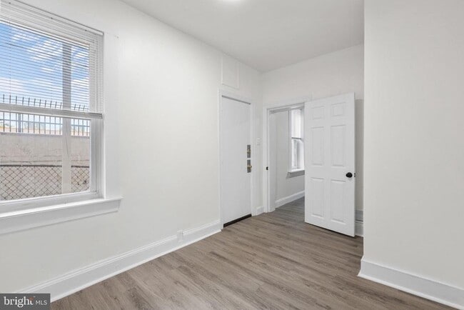 Building Photo - 1215 W 3rd St