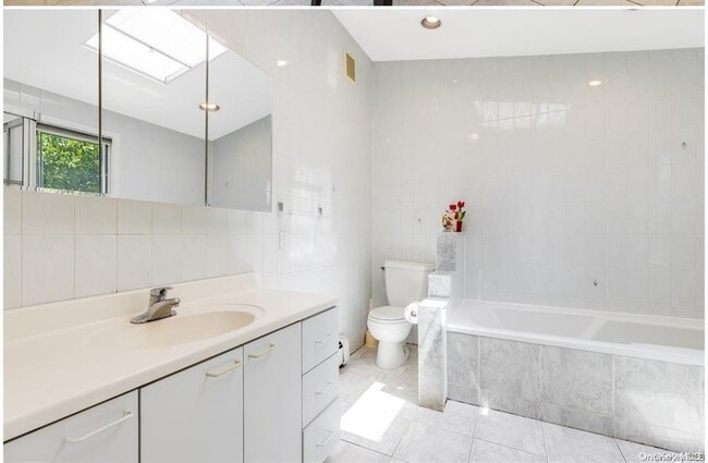 Building Photo - 261 Gramercy Dr