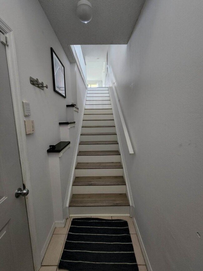 Building Photo - 5551 Bentgrass Dr