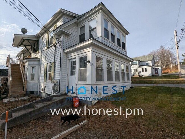 Building Photo - 36 Monroe St