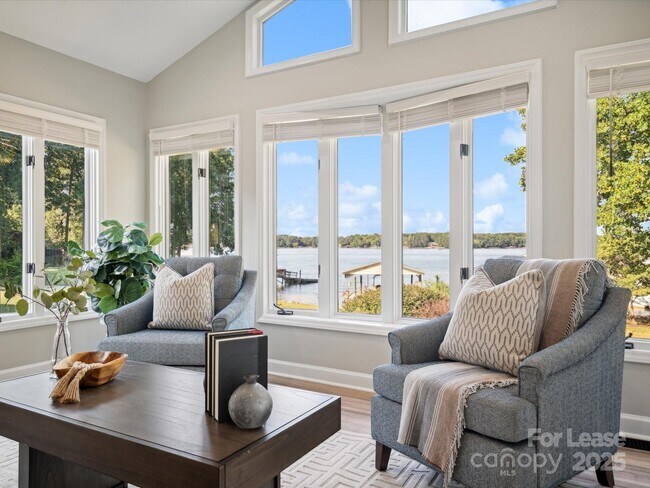 Building Photo - 4954 Moonlite Bay Dr