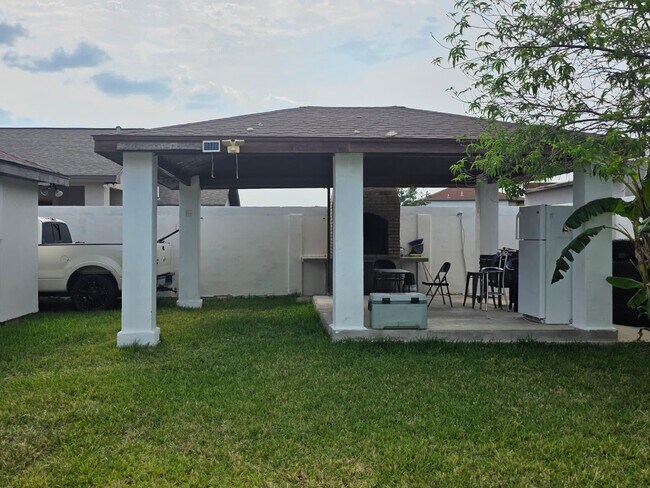 Building Photo - 1424 Franc Cigarroa Drive