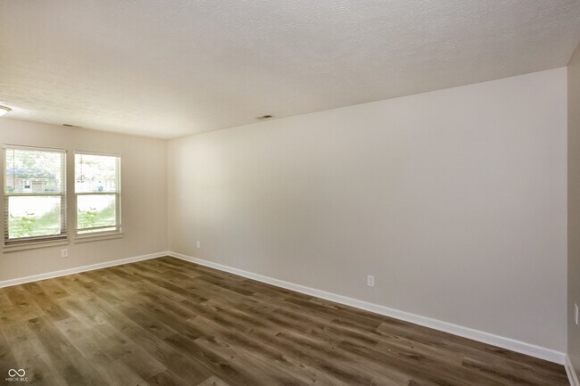 Building Photo - 9033 E 12th St