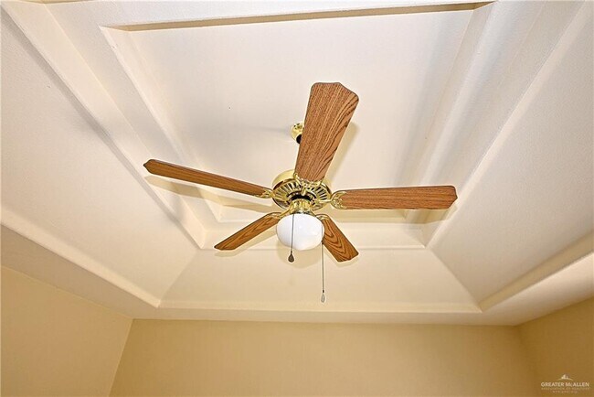 Building Photo - 17 West Dr