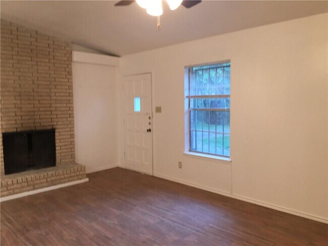 Building Photo - 115 Laurelwood Dr S