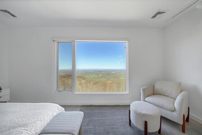 Building Photo - 94 Mine Hill Rd