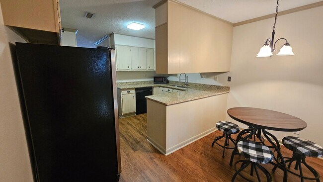 Building Photo - 91 Edgemont Ave