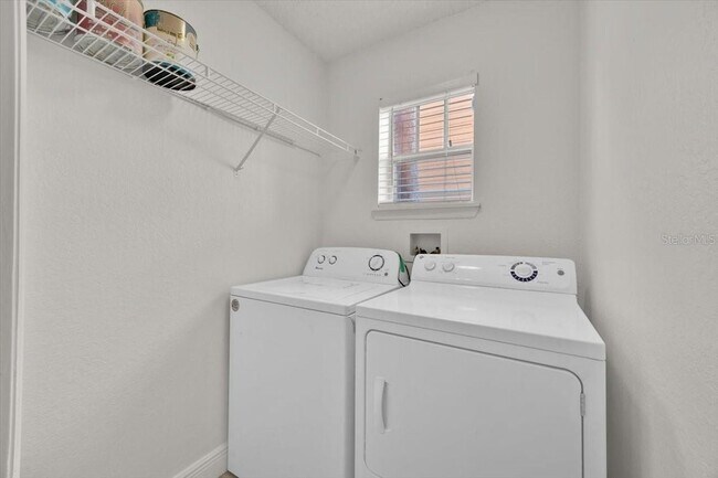 Building Photo - 2212 Grand Cayman Ct