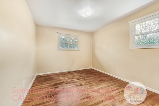 Building Photo - 9515 SE Stanley Ave