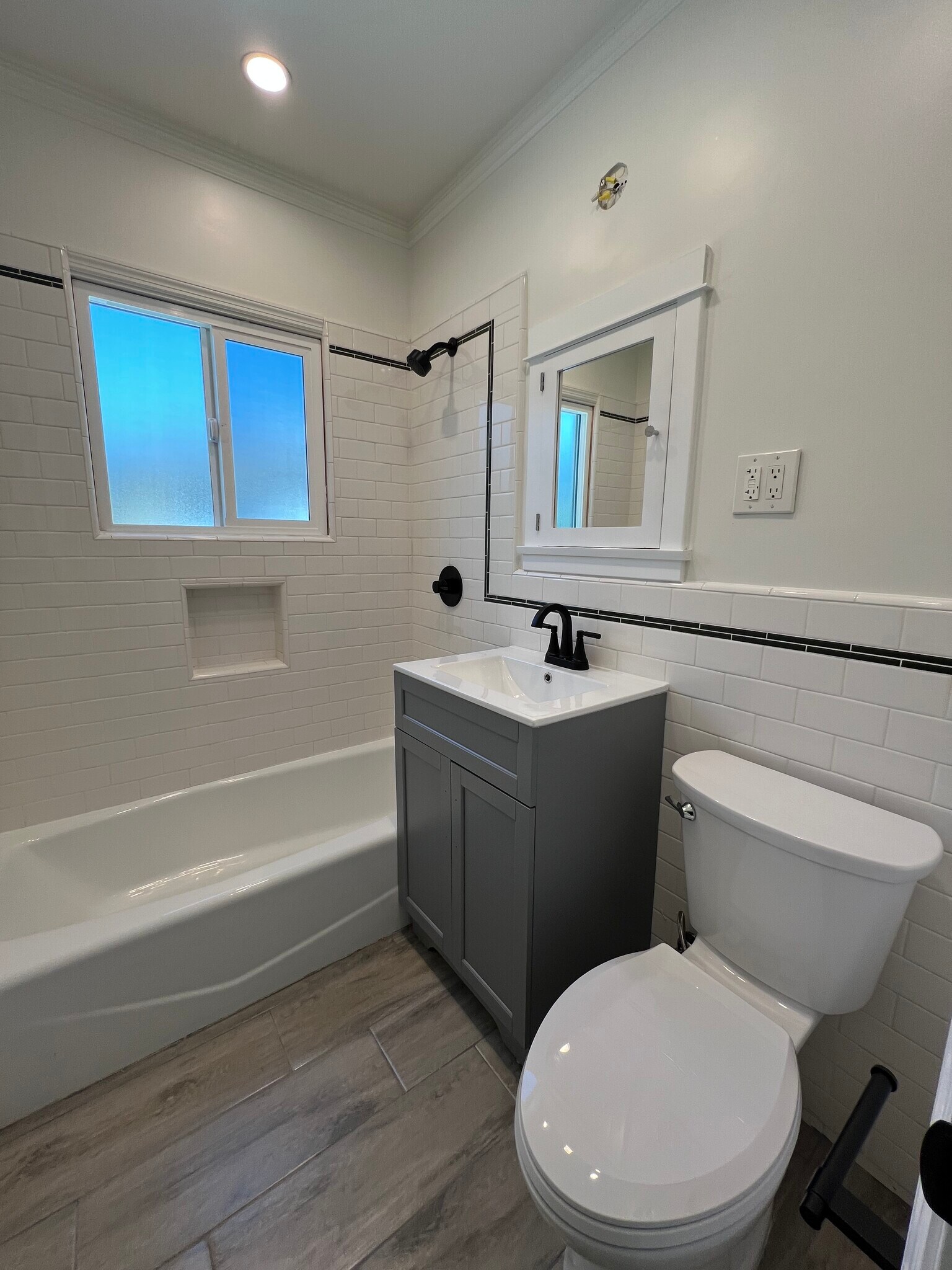 Bathroom - 715 W Colorado Blvd
