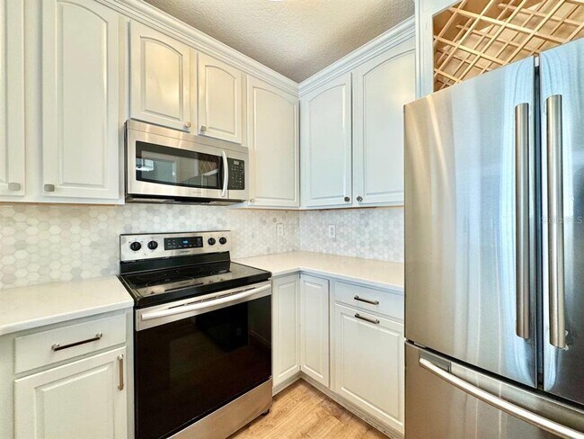 Building Photo - 800 S Dakota Ave