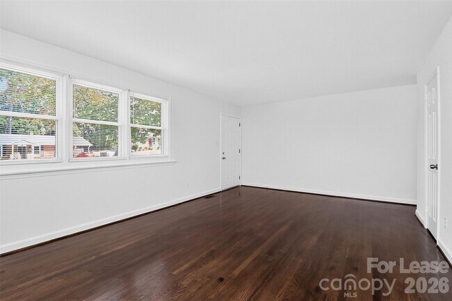 Building Photo - 4914 Unaka Ave