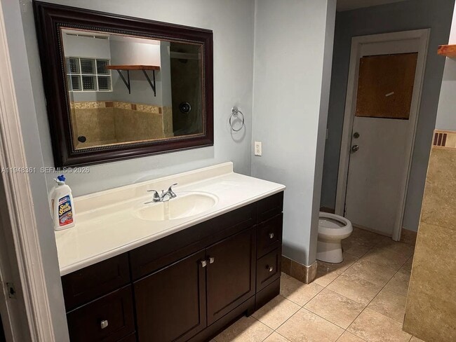 Building Photo - 812 SE 14th Ct