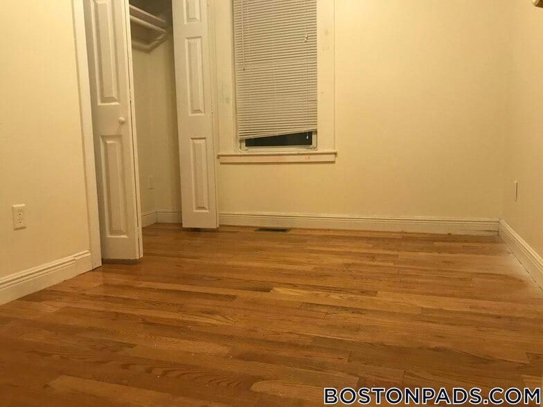 Building Photo - 24 Lexington Terrace