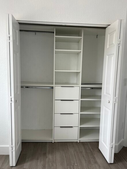 Building Photo - 1017 NE 42nd Ave