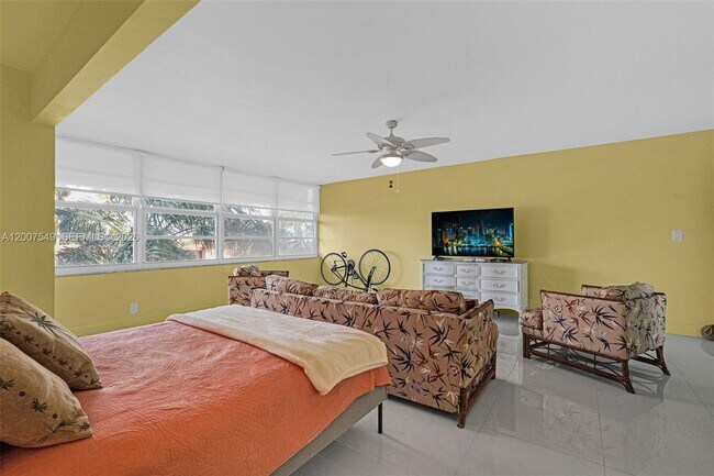 Building Photo - 4280 Galt Ocean Dr