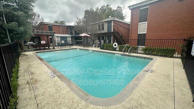 Building Photo - 5426 Menchaca Rd