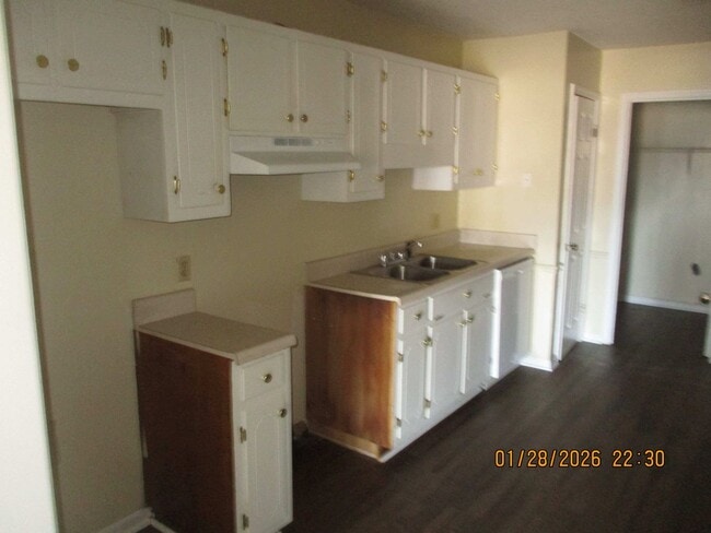 Building Photo - 305 Station Crossing Dr